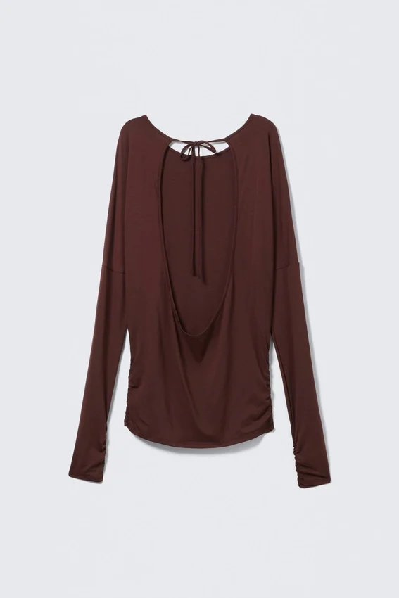 Long-Sleeved Open Back Top – Burgundy Long-Sleeved Open Back Top – Burgundy
