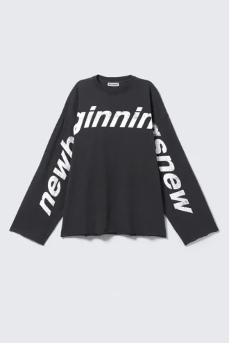 Long-Sleeved Printed Oversized Cotton Top – Dark Grey – New Beginnings Long-Sleeved Printed Oversized Cotton Top – Dark Grey – New Beginnings