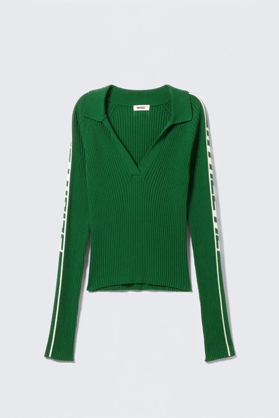 Long-Sleeved Ribbed Knit V-Neck Top – Green Long-Sleeved Ribbed Knit V-Neck Top – Green