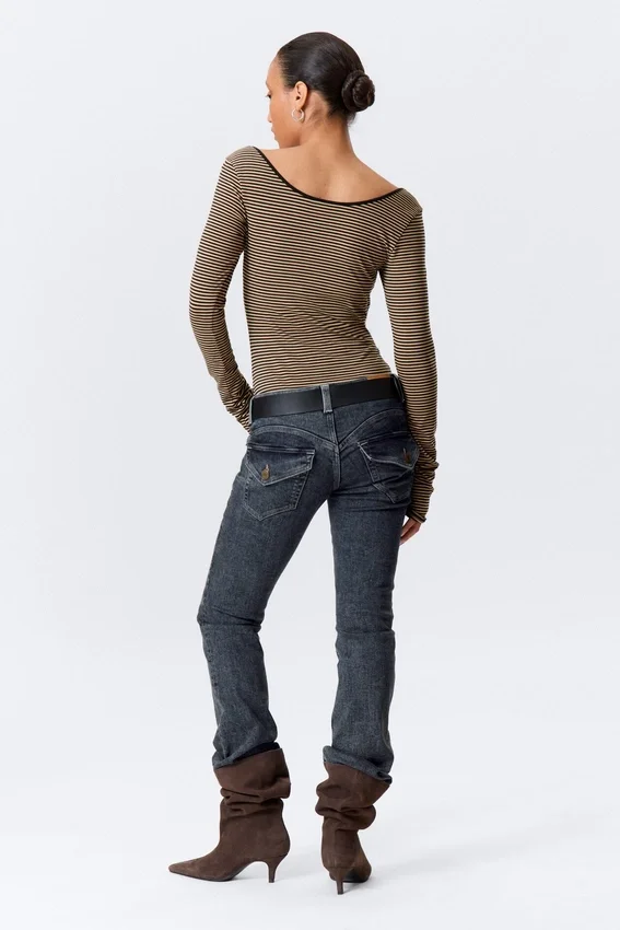 Long-Sleeved Slim Fit Scoop Neck Top – Beige/Black Stripe Long-Sleeved Slim Fit Scoop Neck Top – Beige/Black Stripe
