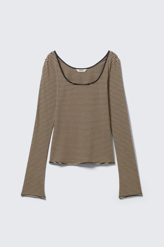 Long-Sleeved Slim Fit Scoop Neck Top – Beige/Black Stripe Long-Sleeved Slim Fit Scoop Neck Top – Beige/Black Stripe