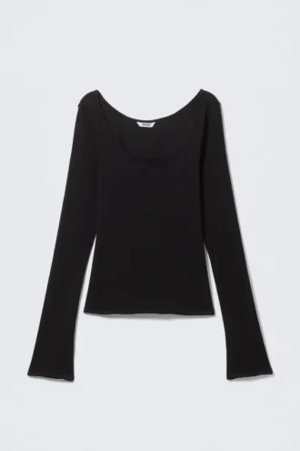 Long-Sleeved Slim Fit Scoop Neck Top – Black