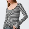 Long-Sleeved Slim Fit Scoop Neck Top – Black & White Stripes Long-Sleeved Slim Fit Scoop Neck Top – Black & White Stripes
