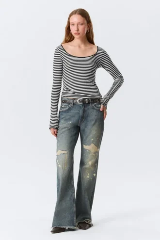 Long-Sleeved Slim Fit Scoop Neck Top – Black & White Stripes