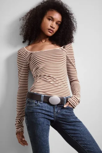 Long-Sleeved Slim Fit Scoop Neck Top – Light Pink/Brown Stripe Long-Sleeved Slim Fit Scoop Neck Top – Light Pink/Brown Stripe