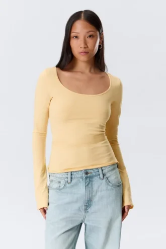 Long-Sleeved Slim Fit Scoop Neck Top – Light Yellow