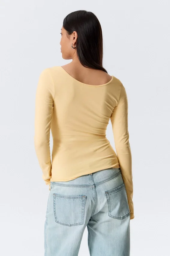 Long-Sleeved Slim Fit Scoop Neck Top – Light Yellow Long-Sleeved Slim Fit Scoop Neck Top – Light Yellow