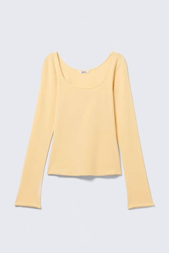 Long-Sleeved Slim Fit Scoop Neck Top – Light Yellow Long-Sleeved Slim Fit Scoop Neck Top – Light Yellow
