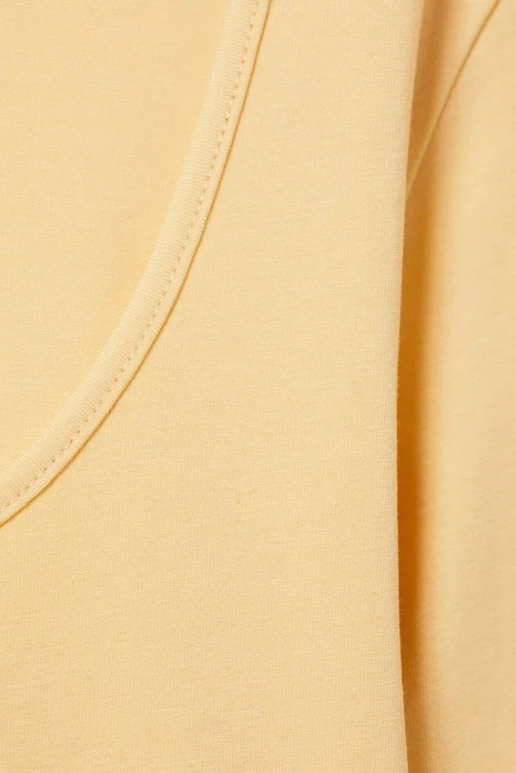 Long-Sleeved Slim Fit Scoop Neck Top – Light Yellow Long-Sleeved Slim Fit Scoop Neck Top – Light Yellow