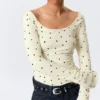 Long-Sleeved Slim Fit Scoop Neck Top – Light Yellow – Dots Long-Sleeved Slim Fit Scoop Neck Top – Light Yellow – Dots