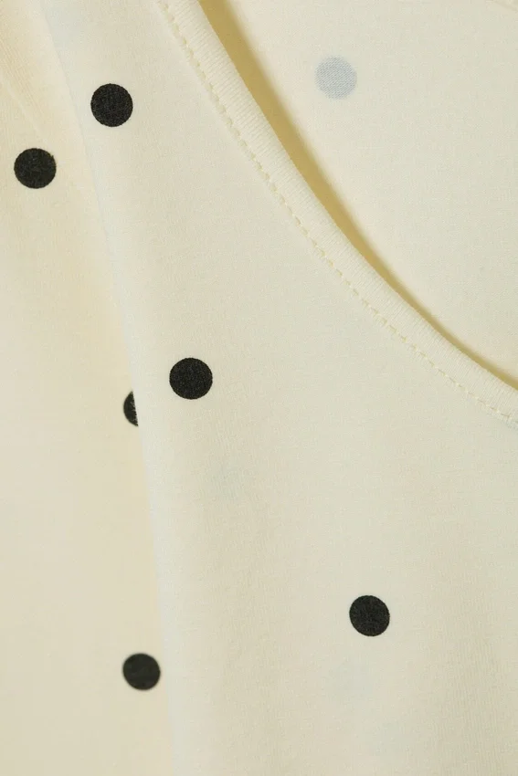 Long-Sleeved Slim Fit Scoop Neck Top – Light Yellow – Dots Long-Sleeved Slim Fit Scoop Neck Top – Light Yellow – Dots