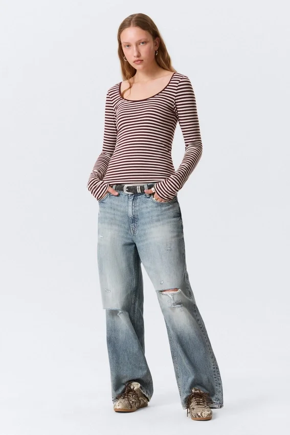 Long-Sleeved Slim Fit Scoop Neck Top – Pink & Burgundy Stripes Long-Sleeved Slim Fit Scoop Neck Top – Pink & Burgundy Stripes