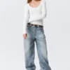 Long-Sleeved Slim Fit Scoop Neck Top – White Long-Sleeved Slim Fit Scoop Neck Top – White