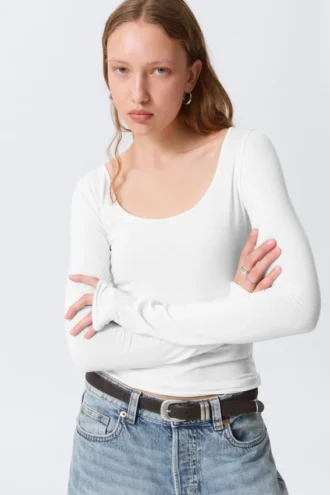 Long-Sleeved Slim Fit Scoop Neck Top – White