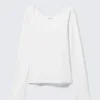 Long-Sleeved Slim Fit Scoop Neck Top – White Long-Sleeved Slim Fit Scoop Neck Top – White
