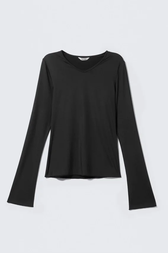 Long-Sleeved V-Neck Top – Black Long-Sleeved V-Neck Top – Black