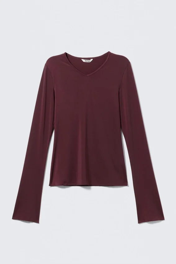 Long-Sleeved V-Neck Top – Burgundy Long-Sleeved V-Neck Top – Burgundy
