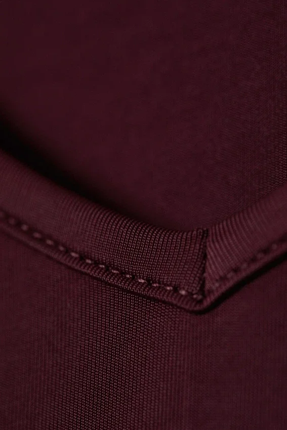 Long-Sleeved V-Neck Top – Burgundy Long-Sleeved V-Neck Top – Burgundy