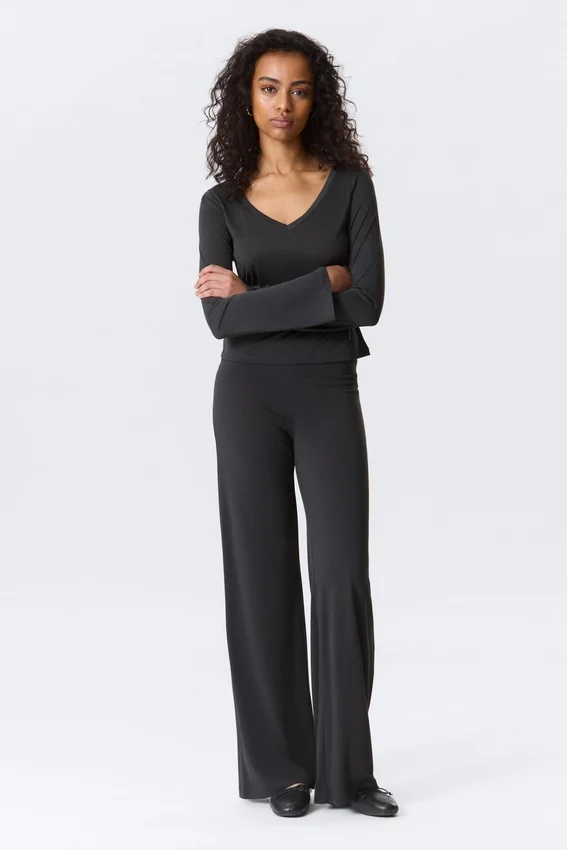 Long-Sleeved V-Neck Top – Washed Black Long-Sleeved V-Neck Top – Washed Black
