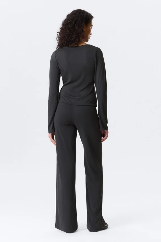 Long-Sleeved V-Neck Top – Washed Black Long-Sleeved V-Neck Top – Washed Black