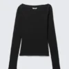 Long-Sleeved Wide Neck Top – Black Long-Sleeved Wide Neck Top – Black
