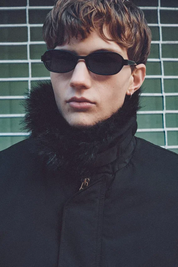 Loose Bomber Jacket with Faux-Fur Collar – Black Loose Bomber Jacket with Faux-Fur Collar – Black