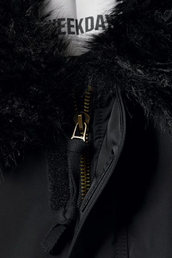 Loose Bomber Jacket with Faux-Fur Collar – Black Loose Bomber Jacket with Faux-Fur Collar – Black