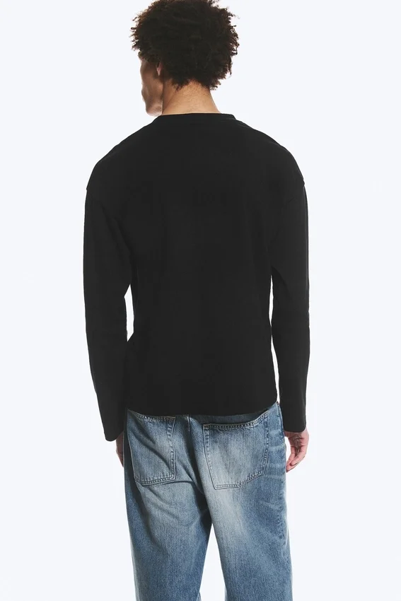 Loose Boxy Long-Sleeved T-Shirt – Black Loose Boxy Long-Sleeved T-Shirt – Black