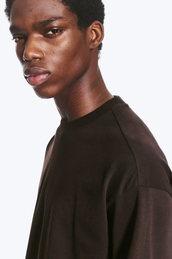 Loose Boxy Long-Sleeved T-Shirt – Dark Brown Loose Boxy Long-Sleeved T-Shirt – Dark Brown