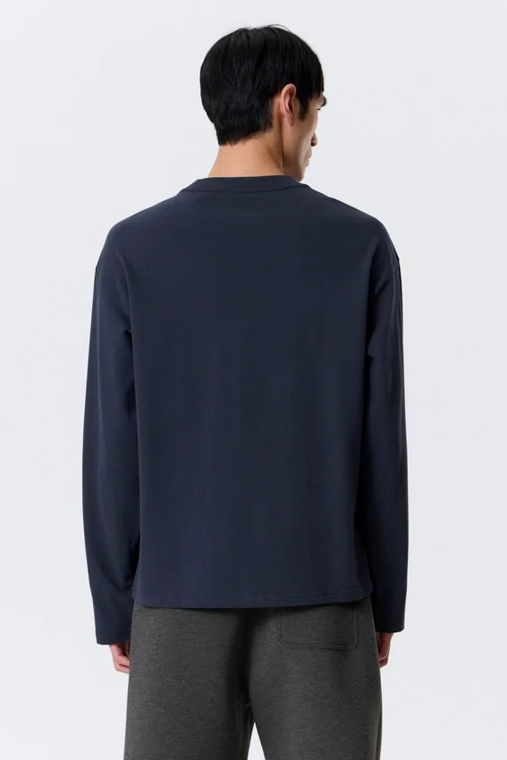 Loose Boxy Long-Sleeved T-Shirt – Dark Navy Blue Loose Boxy Long-Sleeved T-Shirt – Dark Navy Blue