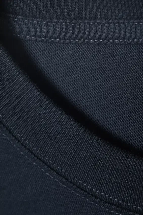 Loose Boxy Long-Sleeved T-Shirt – Dark Navy Blue Loose Boxy Long-Sleeved T-Shirt – Dark Navy Blue