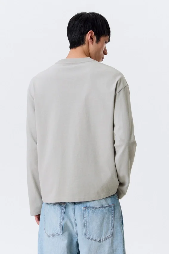 Loose Boxy Long-Sleeved T-Shirt – Light Dusty Mole Loose Boxy Long-Sleeved T-Shirt – Light Dusty Mole