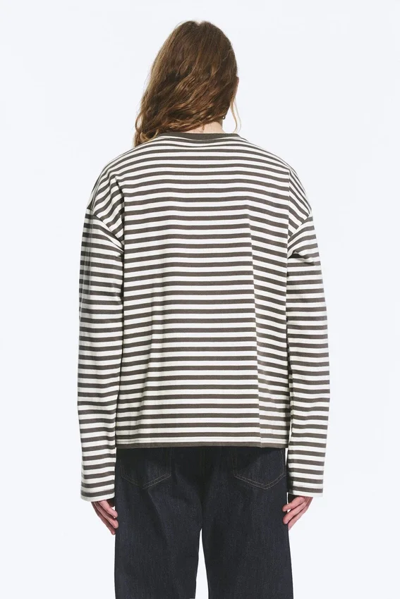 Loose Boxy Long-Sleeved T-Shirt – White – Brown Stripes Loose Boxy Long-Sleeved T-Shirt – White – Brown Stripes