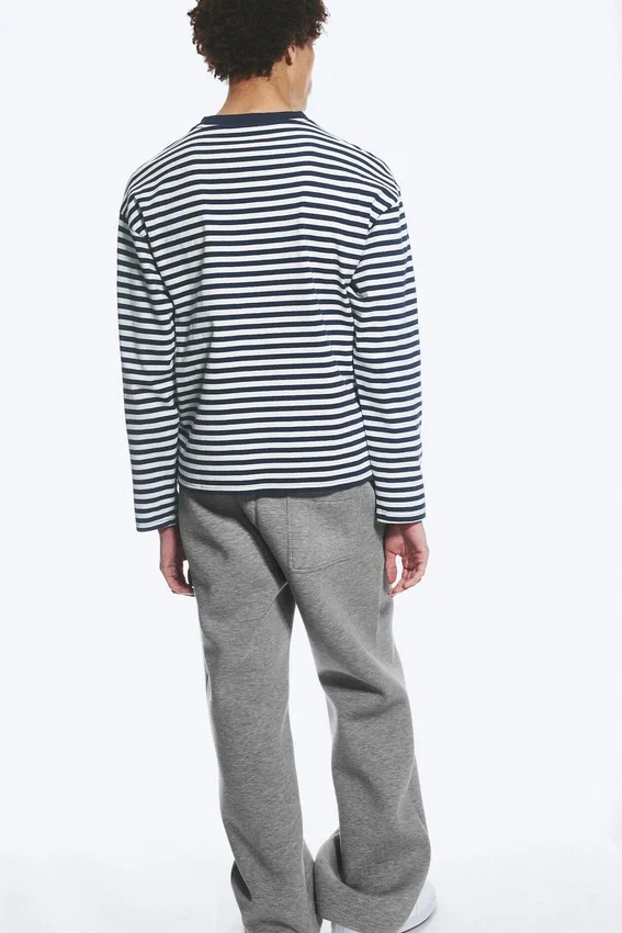 Loose Boxy Long-Sleeved T-Shirt – White & Navy Stripes Loose Boxy Long-Sleeved T-Shirt – White & Navy Stripes