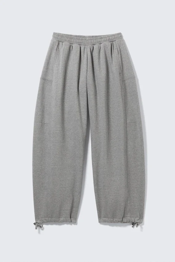 Loose Cutline Cotton Fleece Sweatpants – Grey Melange Loose Cutline Cotton Fleece Sweatpants – Grey Melange