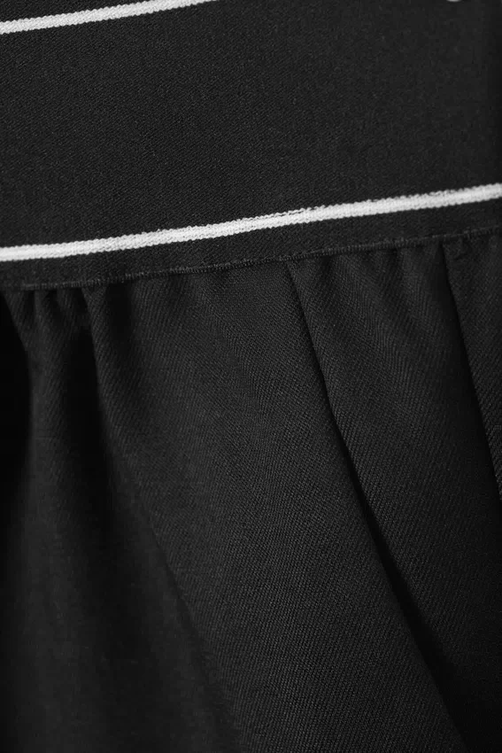 Loose Elastic Suiting Trousers – Black Loose Elastic Suiting Trousers – Black