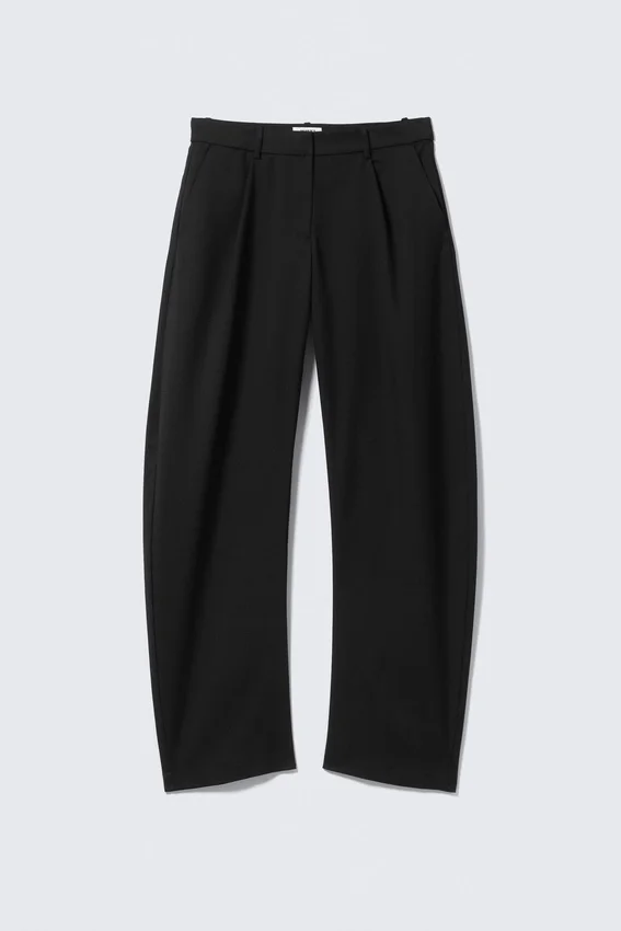 Loose Fit Barrel Leg Suiting Trousers – Black Loose Fit Barrel Leg Suiting Trousers – Black