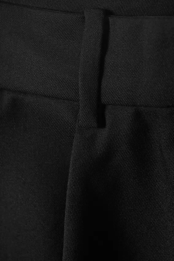 Loose Fit Barrel Leg Suiting Trousers – Black Loose Fit Barrel Leg Suiting Trousers – Black