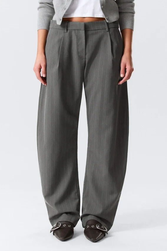 Loose Fit Barrel Leg Suiting Trousers – Striped Dark Grey Melange Loose Fit Barrel Leg Suiting Trousers – Striped Dark Grey Melange