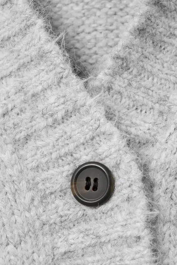 Loose Fit Knitted V-Neck Cardigan – Grey Melange Loose Fit Knitted V-Neck Cardigan – Grey Melange