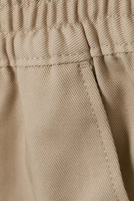 Loose Fit Mid Rise Chino Shorts – Beige Loose Fit Mid Rise Chino Shorts – Beige