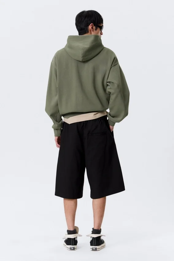 Loose Fit Mid Rise Chino Shorts – Black Loose Fit Mid Rise Chino Shorts – Black