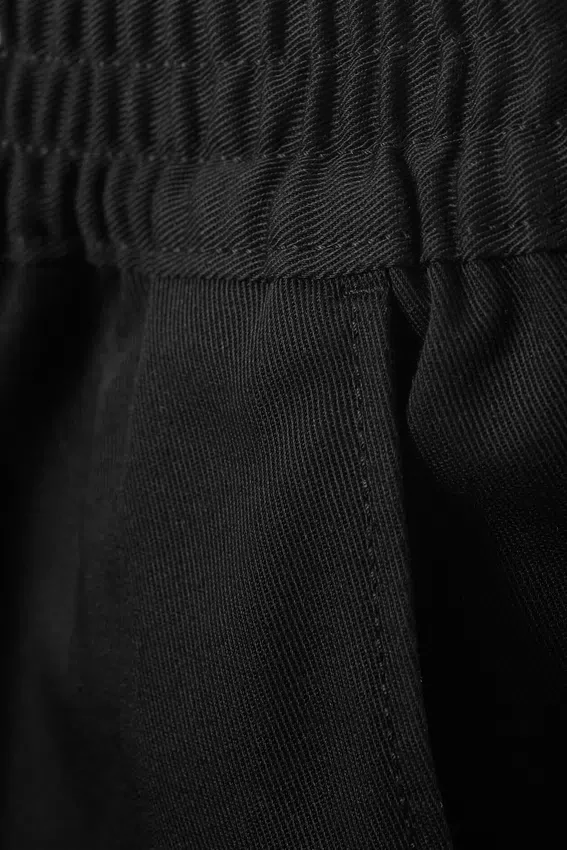 Loose Fit Mid Rise Chino Shorts – Black Loose Fit Mid Rise Chino Shorts – Black