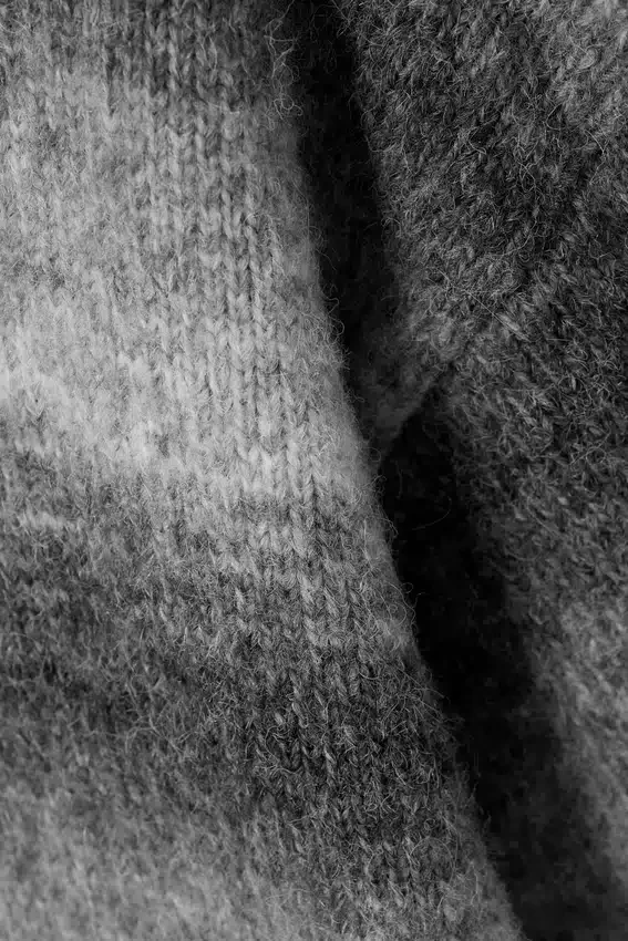 Loose Fit Space-Dyed Knitted Sweater – Grey Melange Loose Fit Space-Dyed Knitted Sweater – Grey Melange