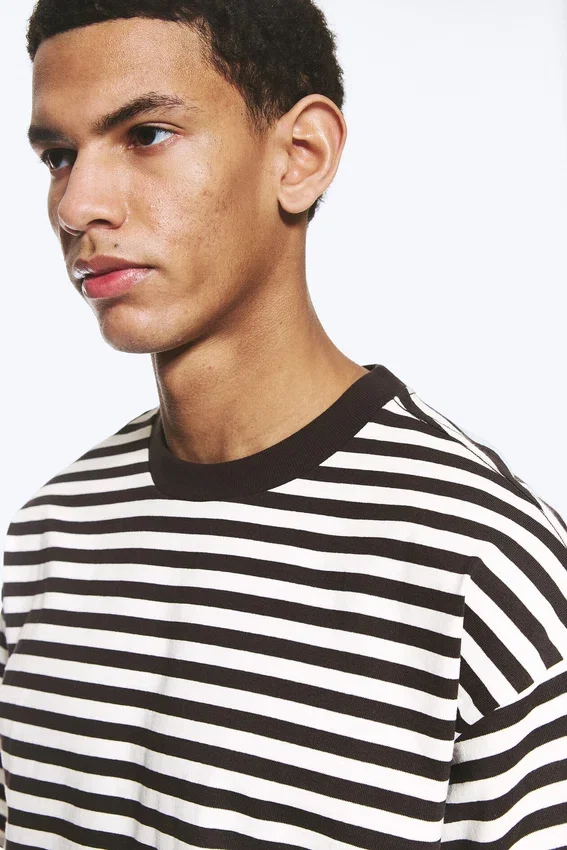 Loose Fit T-Shirt – White & Dark Brown Stripes Loose Fit T-Shirt – White & Dark Brown Stripes