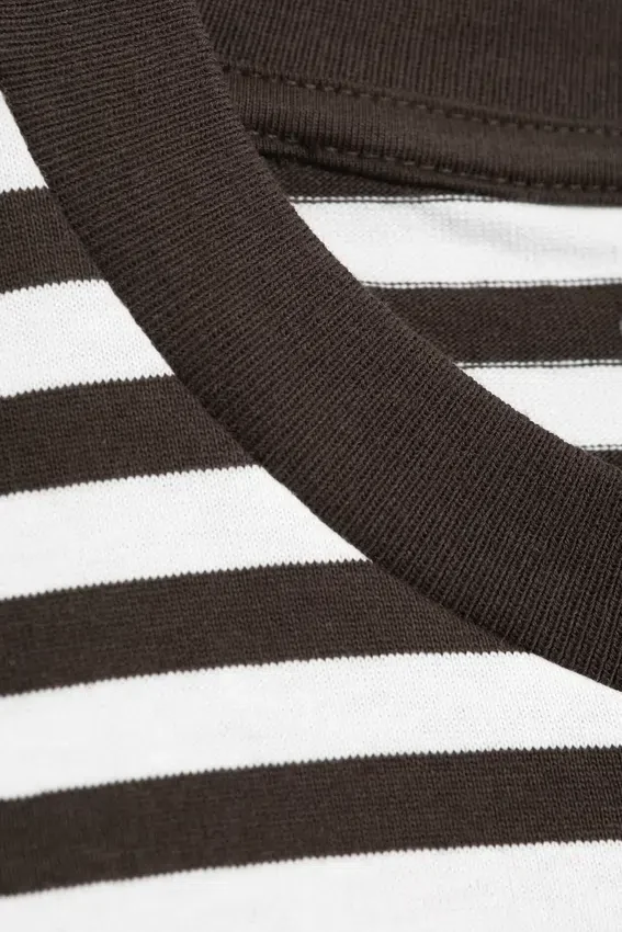 Loose Fit T-Shirt – White & Dark Brown Stripes Loose Fit T-Shirt – White & Dark Brown Stripes