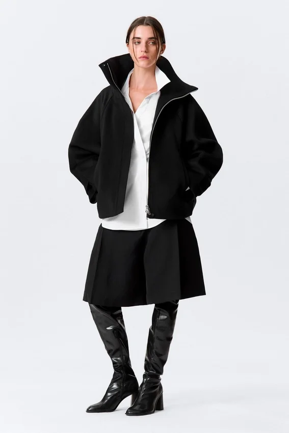 Loose Fit Wool Jacket with Raglan Sleeves – Black Loose Fit Wool Jacket with Raglan Sleeves – Black