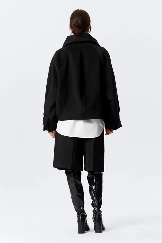 Loose Fit Wool Jacket with Raglan Sleeves – Black Loose Fit Wool Jacket with Raglan Sleeves – Black