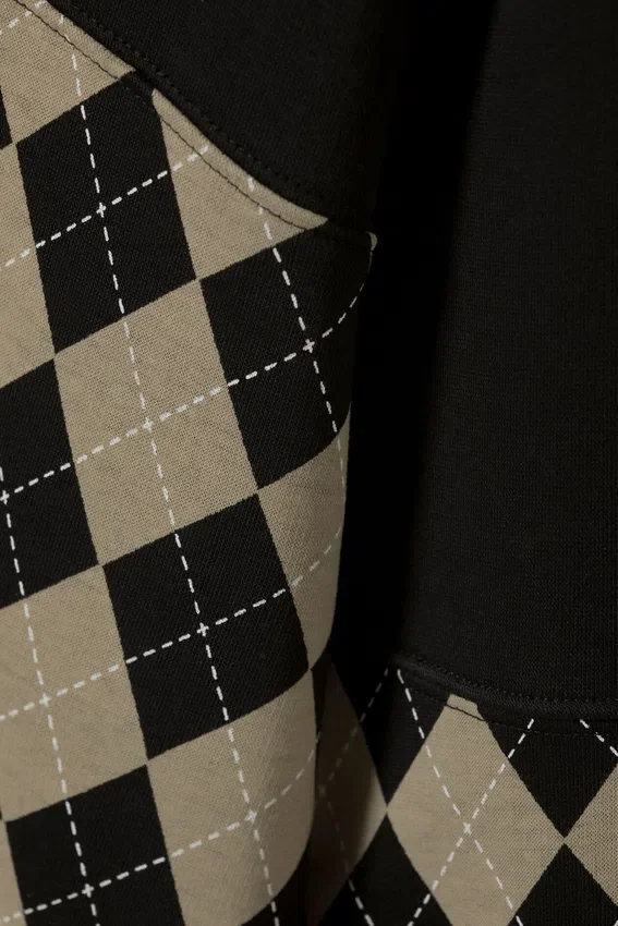 Loose Graphic Polo Sweatshirt – Black – Argyle Insert Loose Graphic Polo Sweatshirt – Black – Argyle Insert