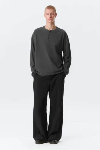 Loose Long-Sleeved Henley T-Shirt – Dark Grey